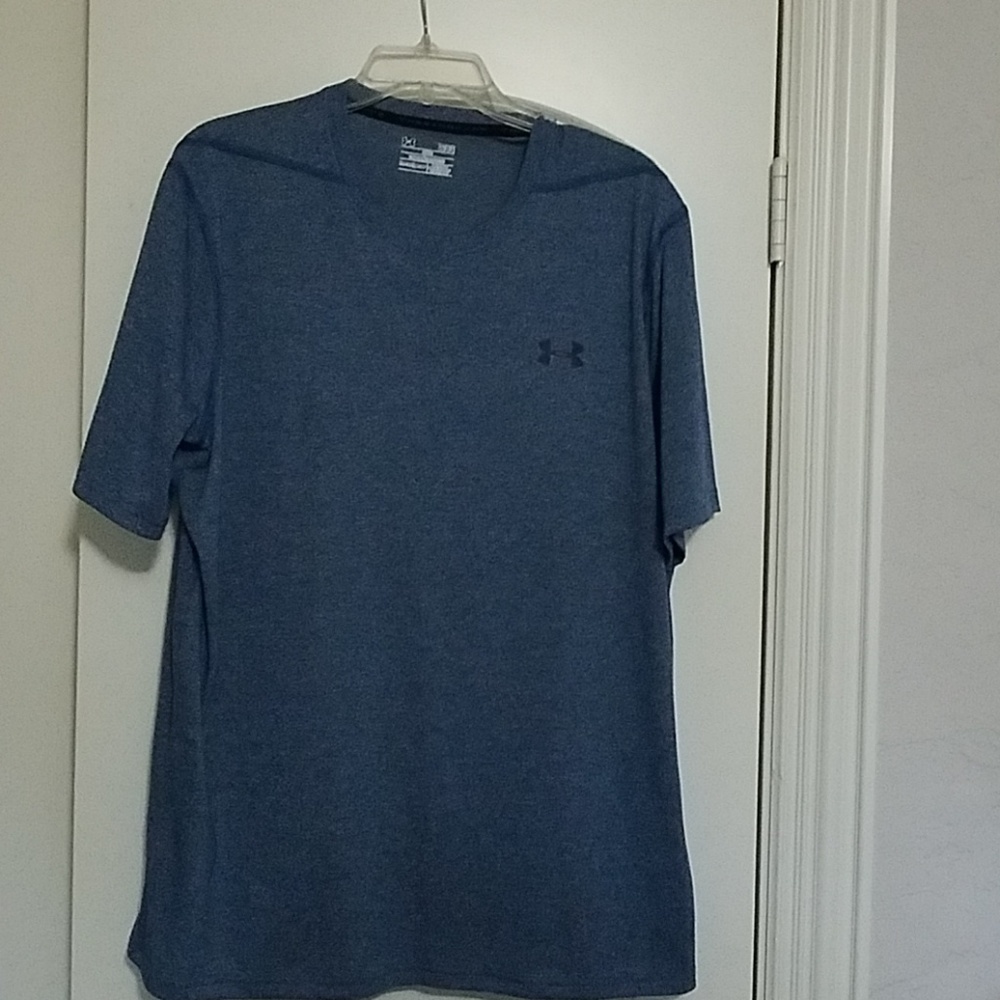 Under Armour tshirt